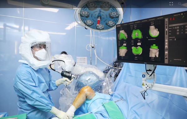 로봇수술 장면으로 본문 기사와는 관련없음. (사진=힘찬병원)