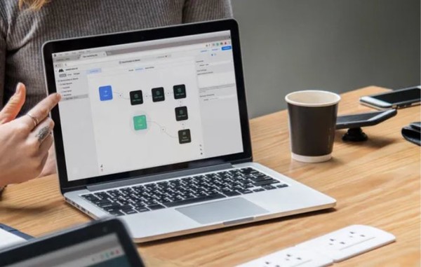 앞으로 10년 후엔 컴퓨터를 가진 누구나 개발자가 될 수 있을 것이란 전망이다. (사진=Mind Studio)