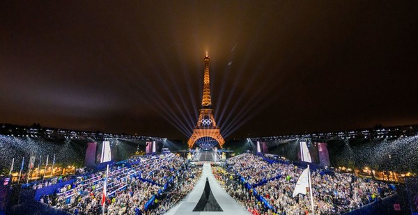 파리올림픽 개막식 광경. (출처=WSJ 등 올림픽 풀 사진기자단)