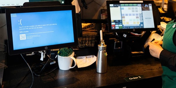 지난 달 'CS버그' 사태로 먹통이 된 한 민간 영업매장의 'BSOD' 화면.(사진=셔터 스톡)