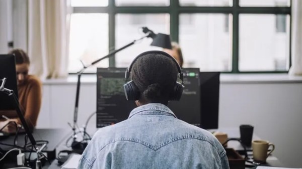 한 기업의 사이버보안팀의 모습. (출처=게티이미지)