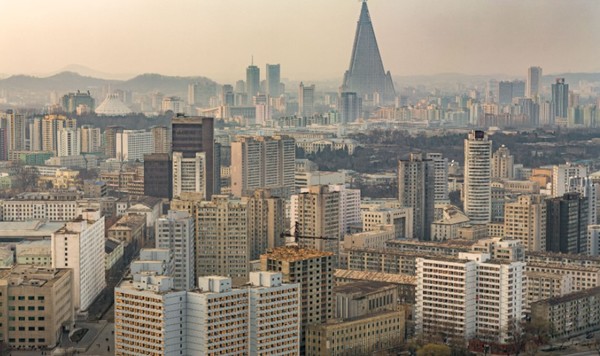 각국 기업들이 가짜 구직자로 위장한 북한 해커들때문에 긴장하고 있다. 사진은 북한 평양의 모습. (사진=뱅크인포시큐리티)