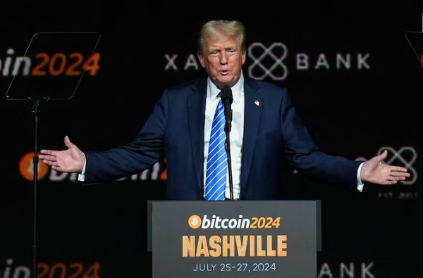 트럼프 미국 대통령 당선자가 지난 7월 미국 내쉬빌에서 열린 '비트코인 2024' 행사에서 각종 암호화폐 친화적 공약을 발표하고 있다. (사진=로이터 통신)