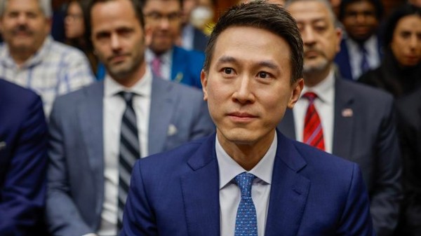 틱톡 CEO  슈지츄가 미 하원 청문회에 출두하고 있다. (사진=포브스)