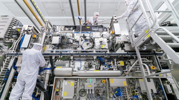 세계 최대의 반도체 장비업체인 ASML의 공정 라인 모습. (출처=ASML)