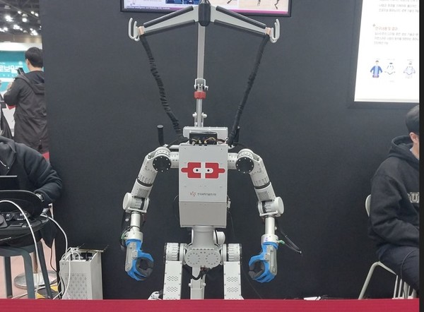  '로보월드 2024'에 출시된 한 연구기관의 의료용 메타 휴머노이드로 본문 기사와 직접 관련은없음. (사진=애플경제)