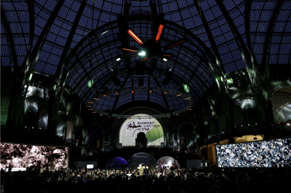 프랑스 파리에서 열린 'AI 액션 서밋' 첫날 프랑스 대통령 에마뉘엘 마크롱이 연설하는 그랑 팔레 본당의 전경.(사진:로이터)