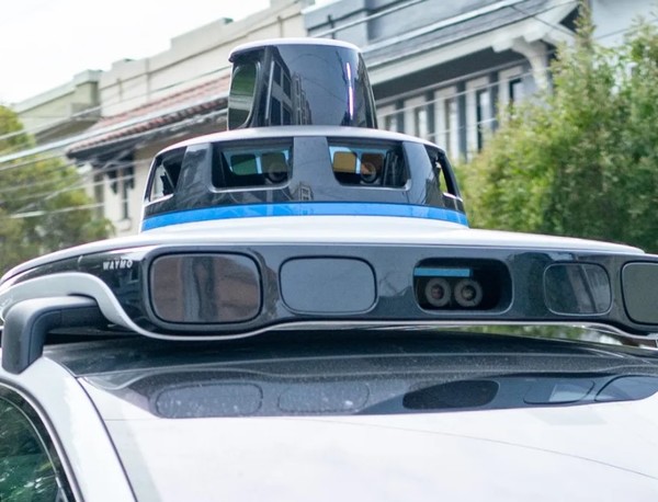 자율주행차의 센서와 라이다 등 장비. (사진=셔터스톡)