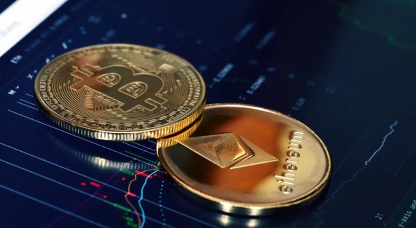 비트코인과 이더리움 이미지. (출처=크립토퀀텀)