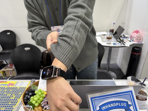 AI 스마트워치.(사진:김예지 기자)