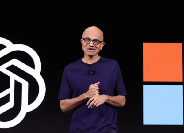 양사의 협업 관계를 강조했던 사티야 나델라의 모습. 그러나 최근 양측의 파트너십은 파탄에 이르렀다. 사진=게티이미지)