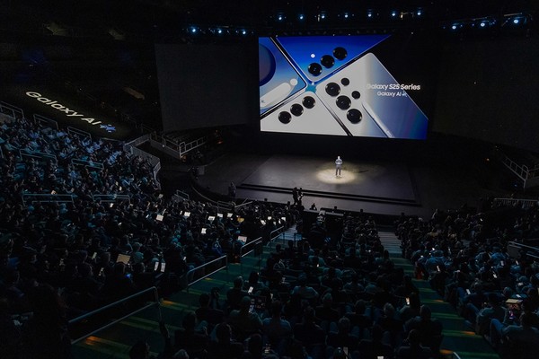 지난 1월 22일(현지시간) 미국 새너제이에 위치한 ‘SAP센터’에서 개최된 상반기 ‘갤럭시 언팩 2025’에서 ‘갤럭시 S25 시리즈’ 제품을 소개했다.(사진:삼성전자)