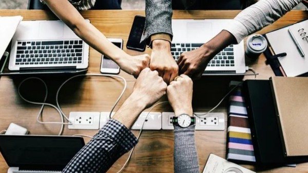 서로 다른 에이전트 간의 협업도 에이전트 도구의 경쟁력의 관건으로 제시되고 있다. (사진=픽사베이)