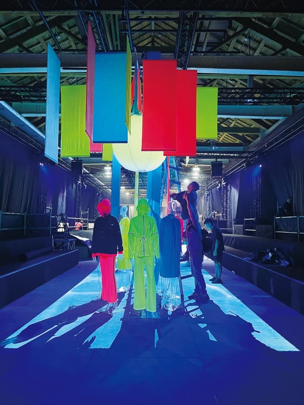 HOII 신상품 패션쇼 장면(사진:쉬유팅(徐裕庭))