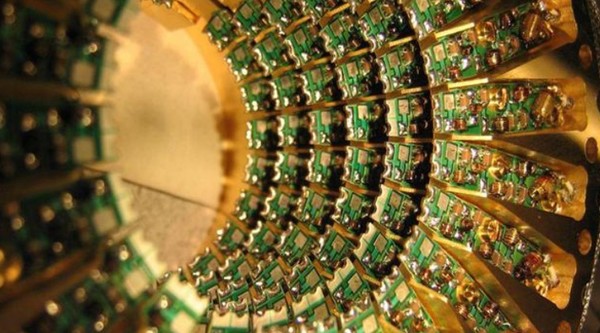 양자 컴퓨팅 이미지. (출처=퀀터 매거진)