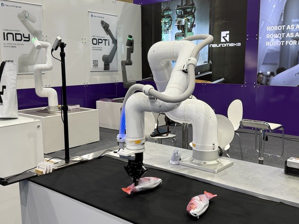 뉴로메카가 공개한 2세대 협동 로봇.(사진:애플경제)