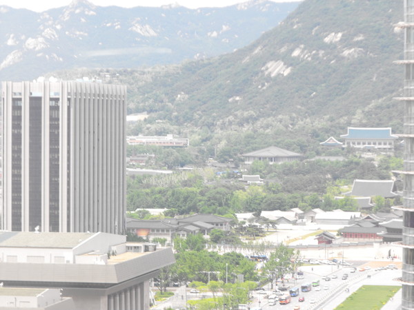 청와대와 정부서울청사 등이 밀집한 서울 세종로 전경. (사진=애플경제)