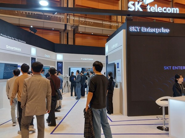 '2025 국제인공지능대전'의 관람객들 모습으로 본문과 직접 관련은 없음. (사진=애플경제)