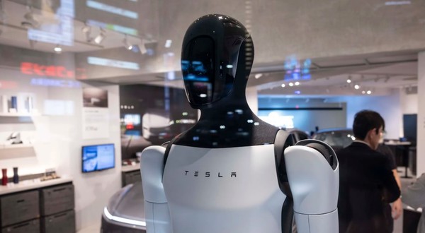 테슬라의 휴머노이드 로봇 '옵티머스'. (출처=테슬라)