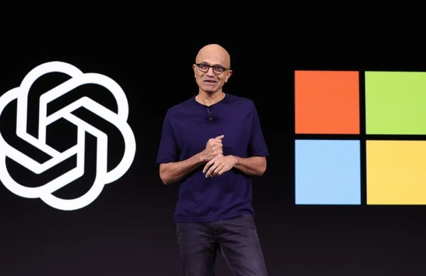  오픈AI와 MS의 파트너십이 AGI 출현을 앞두고 '파국' 위기에 처했다. 사진은 과거 양사의 제휴관계를 설명하는 MS CEO 사티야 나델라. (출처=셔터스톡)