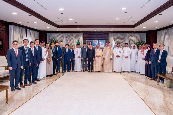 LG전자는 최근 사우디 리야드에서 부산대학교, 킹사우드대학교, 셰이커 그룹과 함께 혹서지 특화 HVAC 기술 개발을 위한 공동 연구에 착수했다.(사진:LG전자)