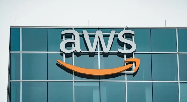 AWS 로고 이미지. (출처=퓰리커)