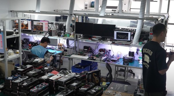 중국 내의 수리업체들은 RTX4090의 성능을 고도화하는 업그레이드 작업을 하는 것으로도 알려졌다. (출처=게이머넥서스)