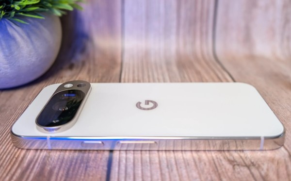 픽셀 10 폴드폰 이미지. (출처=폰 아레나)