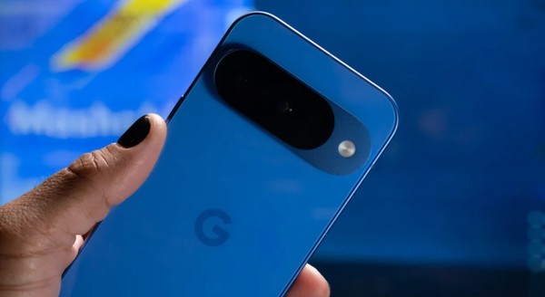 픽셀 10 폴드폰. (출처=매셔블)