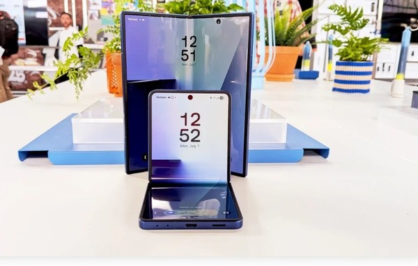 갤럭시 Z 폴드폰 이미지. (출처=매셔블)