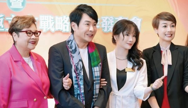 선지명국’ 브랜드 홍보대사 량스하오(梁思浩, 왼쪽 두 번째)(사진: Miya)