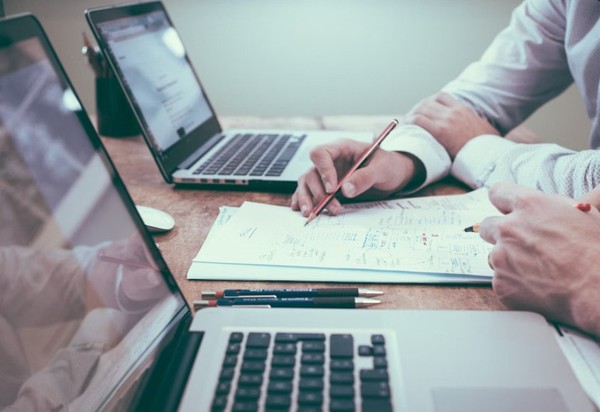  사이버 공격에 관한 분석 보고서가 해킹 지침서로 활용된다는 지적이다. (사진=언스플레시) 