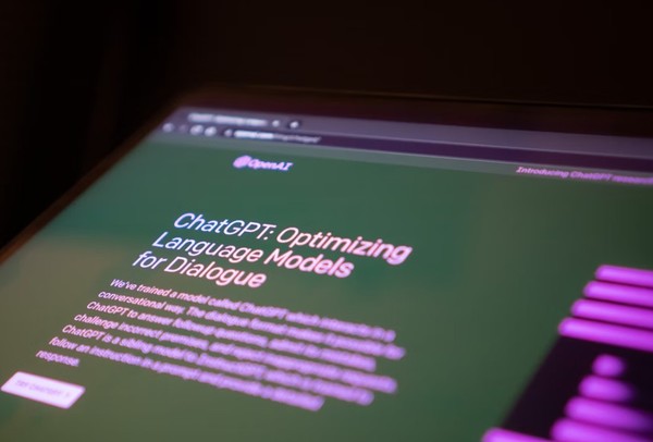 챗GPT 프롬프트와 출력 화면. (출처=언스플래시)