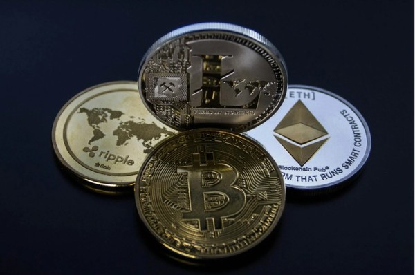 비트코인, 이더리움 이미지. (출처=펙셀)