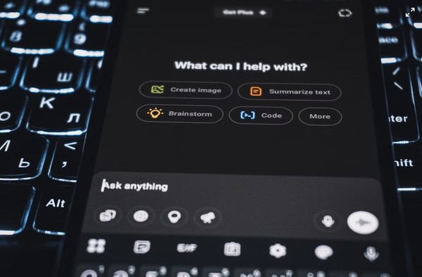  AI챗봇의 프롬프트와 응답화면. (출처=언스플레시)
