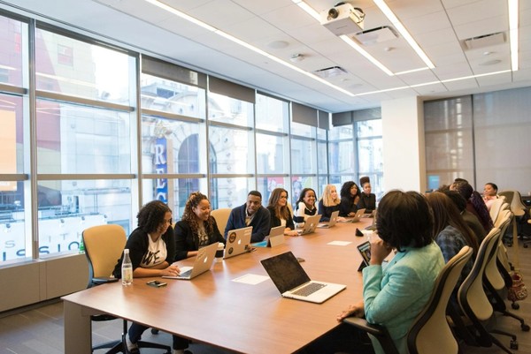 사진은 실리콘밸리 직장인들로서 본문과 직접 관련은 없음. (출처=펙셀)