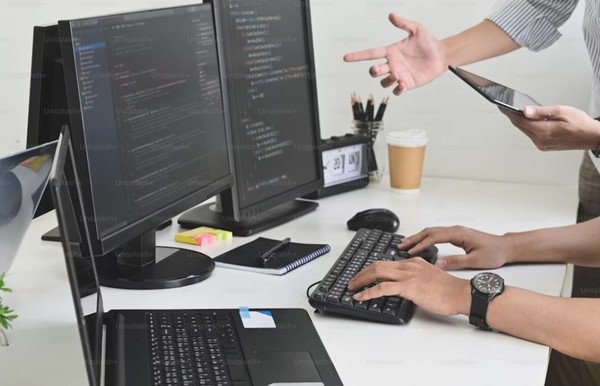 개발자들을 겨냥한 악성 npm 패키지 공격이 기승을 부리고 있다. (사진=언스플래쉬)