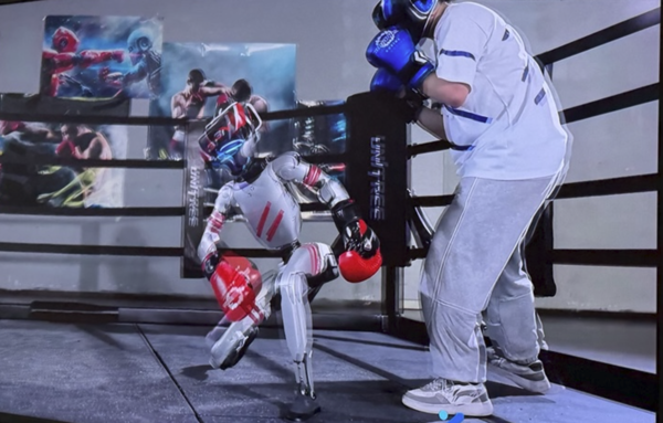 복싱을 시연하는 휴머노이드 로봇.(사진:애플경제)