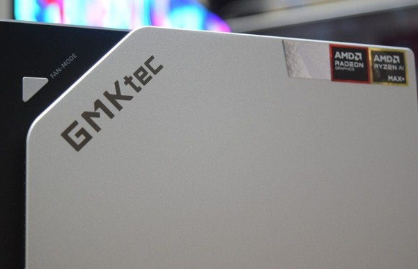 AMD가 고성능 APIU 기반으로 새로 개발한 'Strix Halo' 미니 PC. (이미지=GMKtec, Wccftech)