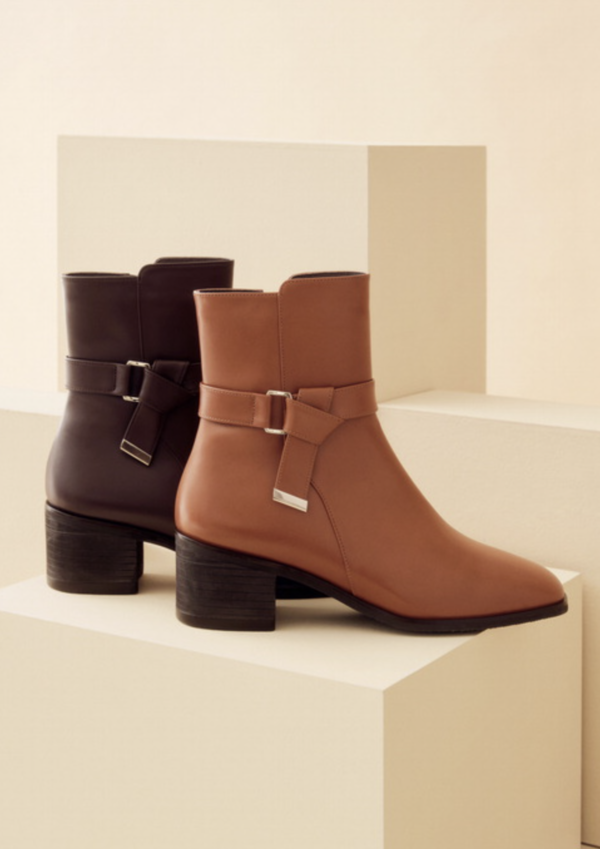 르느와르 브라운 벨티드 앵클 부츠(사진:금강제화)